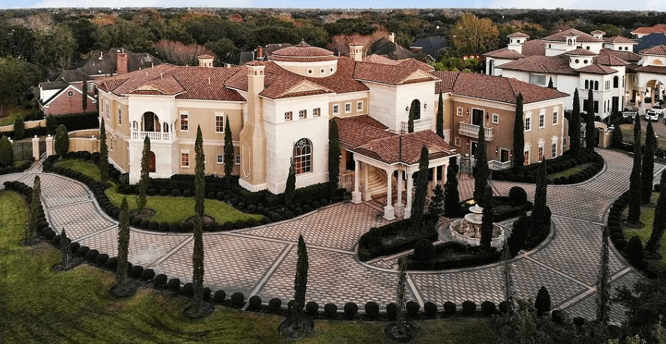 Lavish 19,000 Square Foot Home In Sugar Land, Texas (PHOTOS) - Homes of the Rich