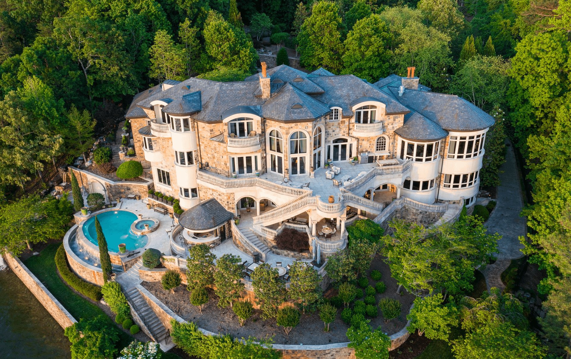 Incredible Lakefront Home In Chattanooga, Tennessee (PHOTOS)