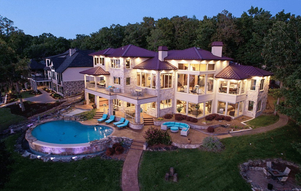 3.95 Million Lakefront Home In Missouri (PHOTOS)