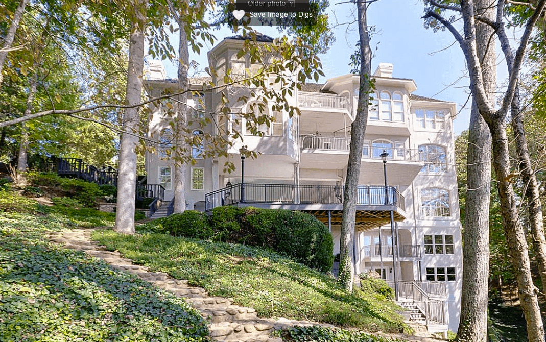 Waterfront Home In Atlanta, GA With Suspended Entrance Homes of the Rich