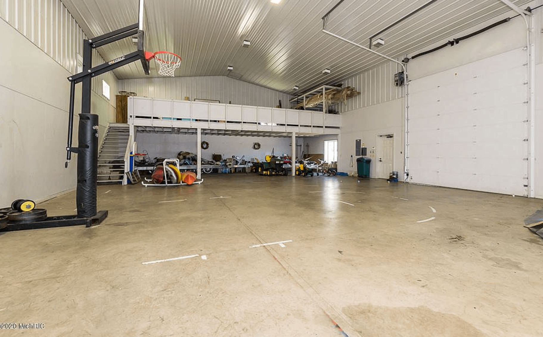 Lakefront Home In Sturgis, Michigan With Indoor Pool (PHOTOS) Homes of the Rich