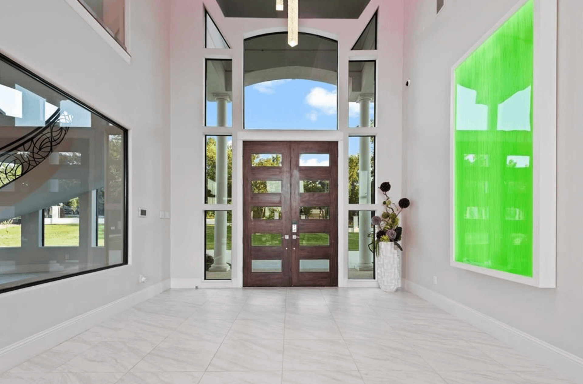 Texas Home With 7Car Garage & Sports Court (PHOTOS)