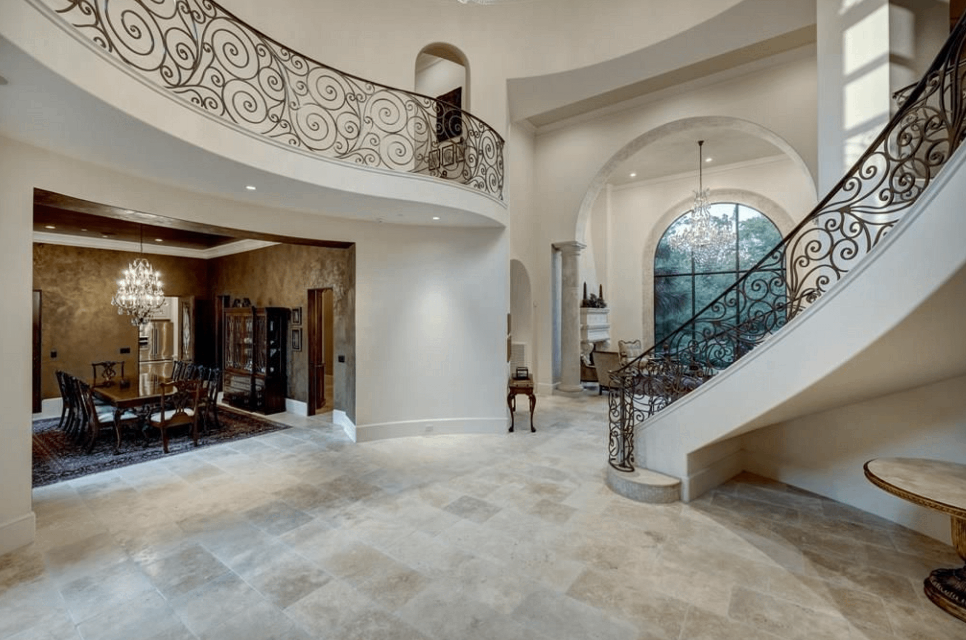 Houston Home With 2-Story Library & Tennis Court (PHOTOS)