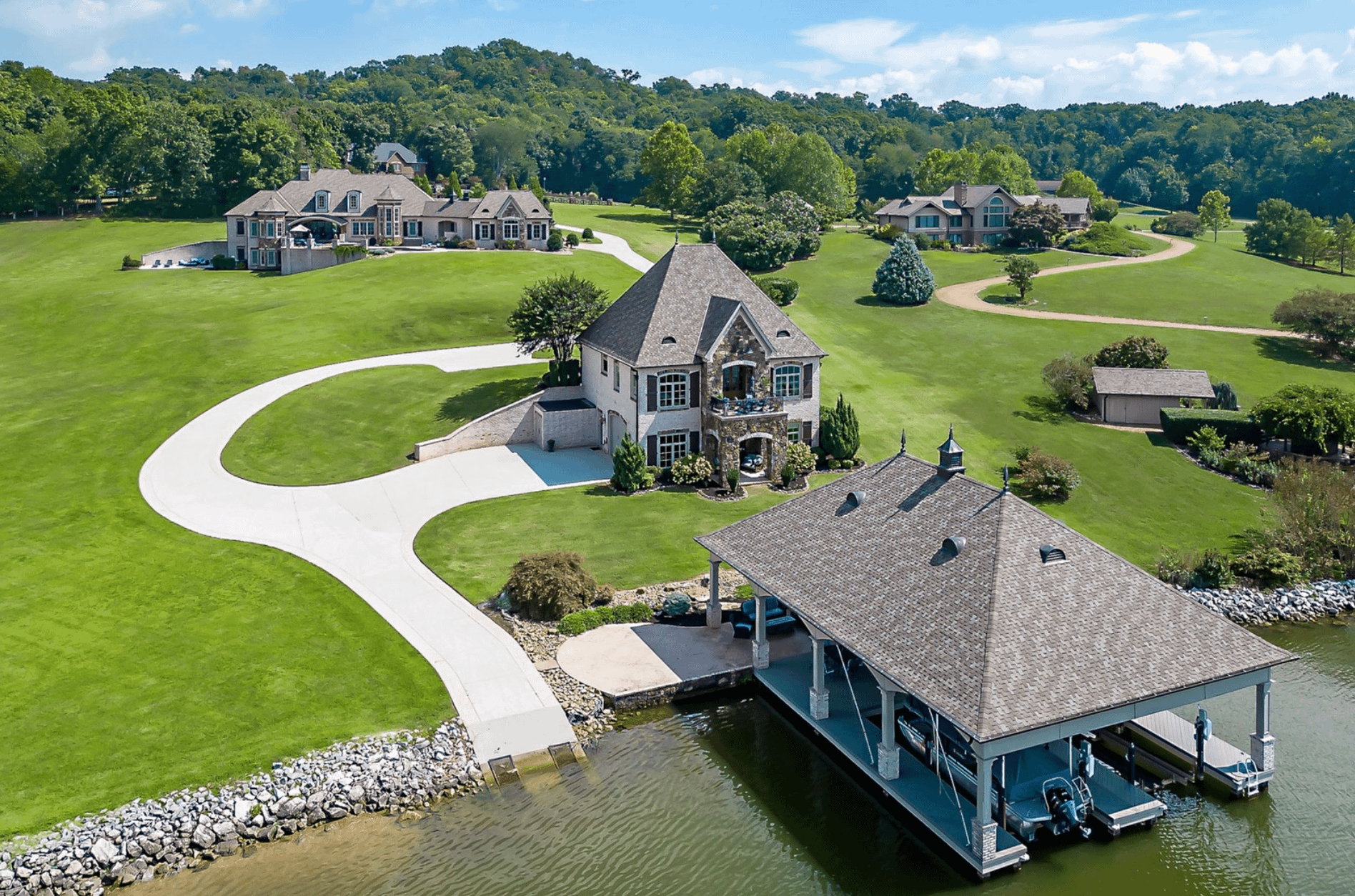 5 Acre Lakefront Estate In Louisville, Tennessee (PHOTOS)