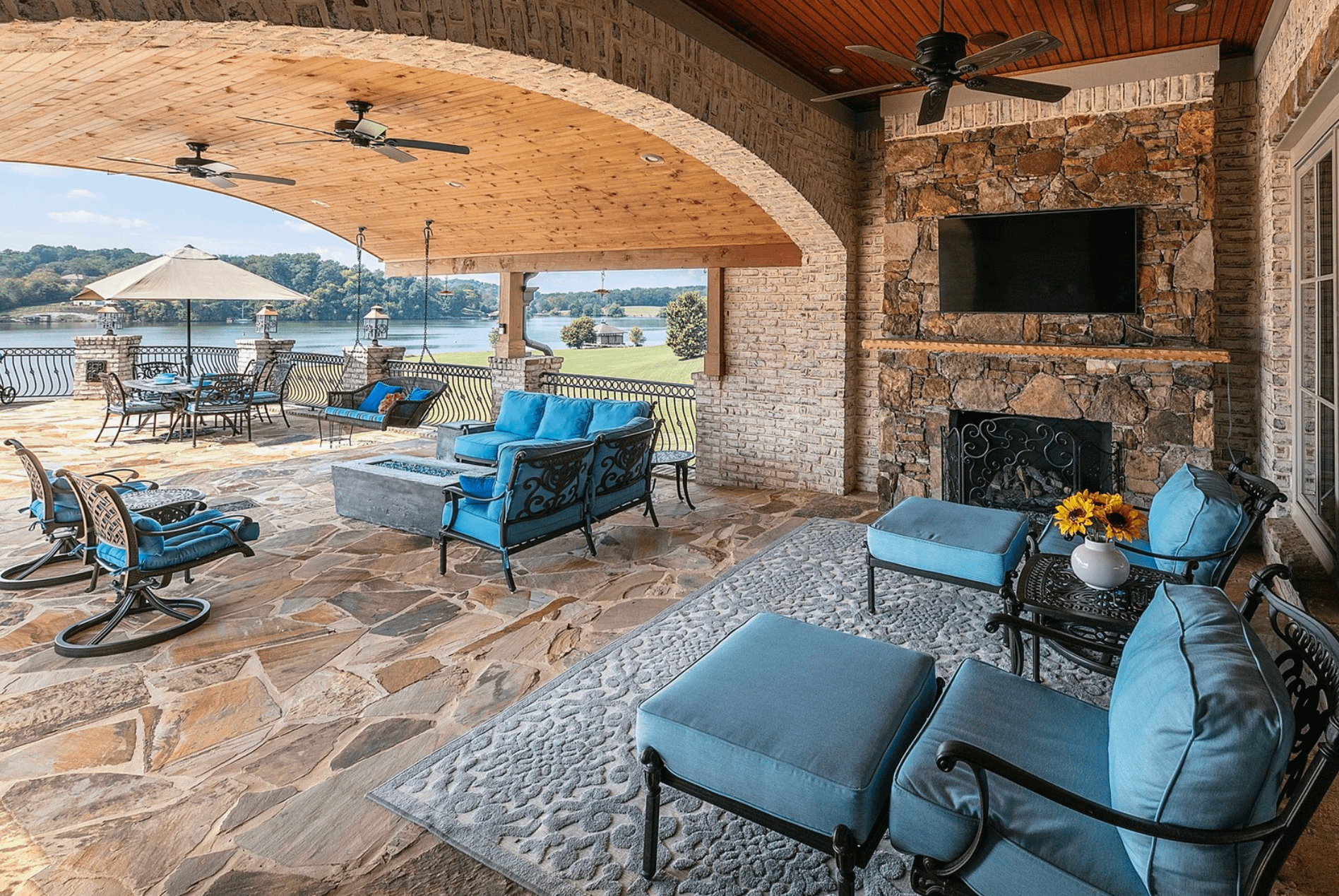 5 Acre Lakefront Estate In Louisville, Tennessee (PHOTOS)