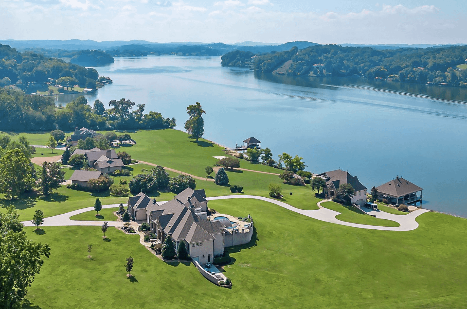 5 Acre Lakefront Estate In Louisville, Tennessee (PHOTOS)
