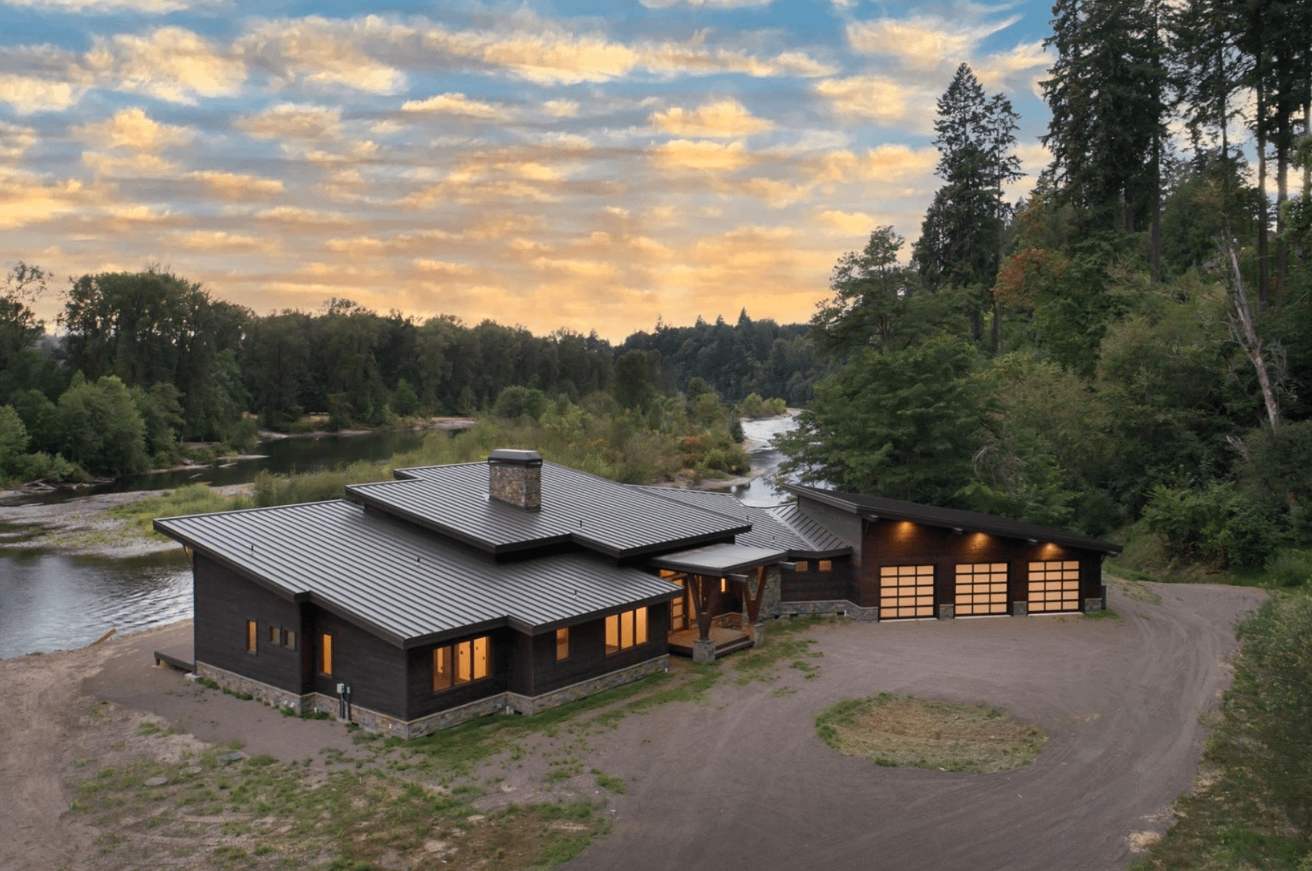 Contemporary Riverfront New Build In Washington (PHOTOS)