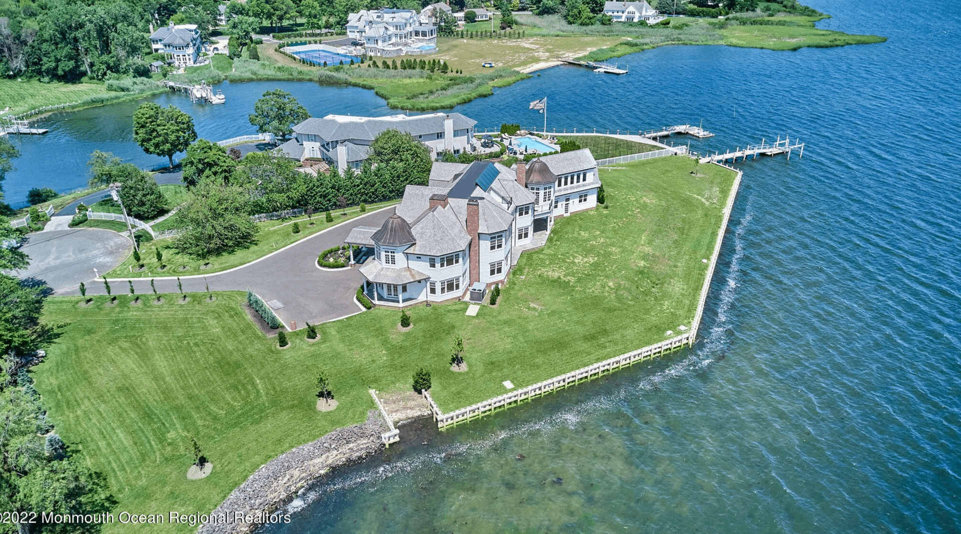 7.95 Million Waterfront New Build In Rumson, New Jersey (PHOTOS)