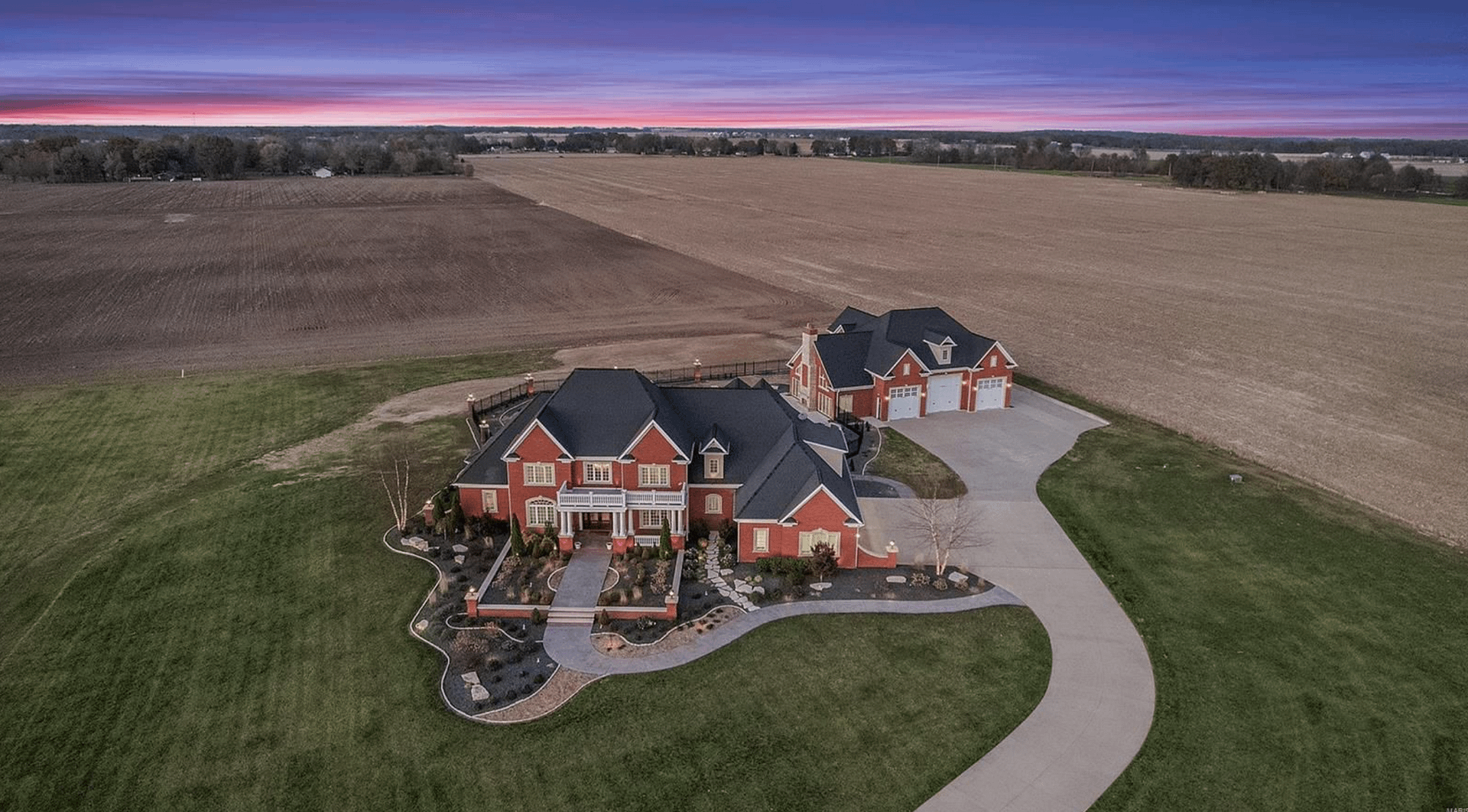 Illinois Estate On 7 Acres For $1.75 Million (PHOTOS)