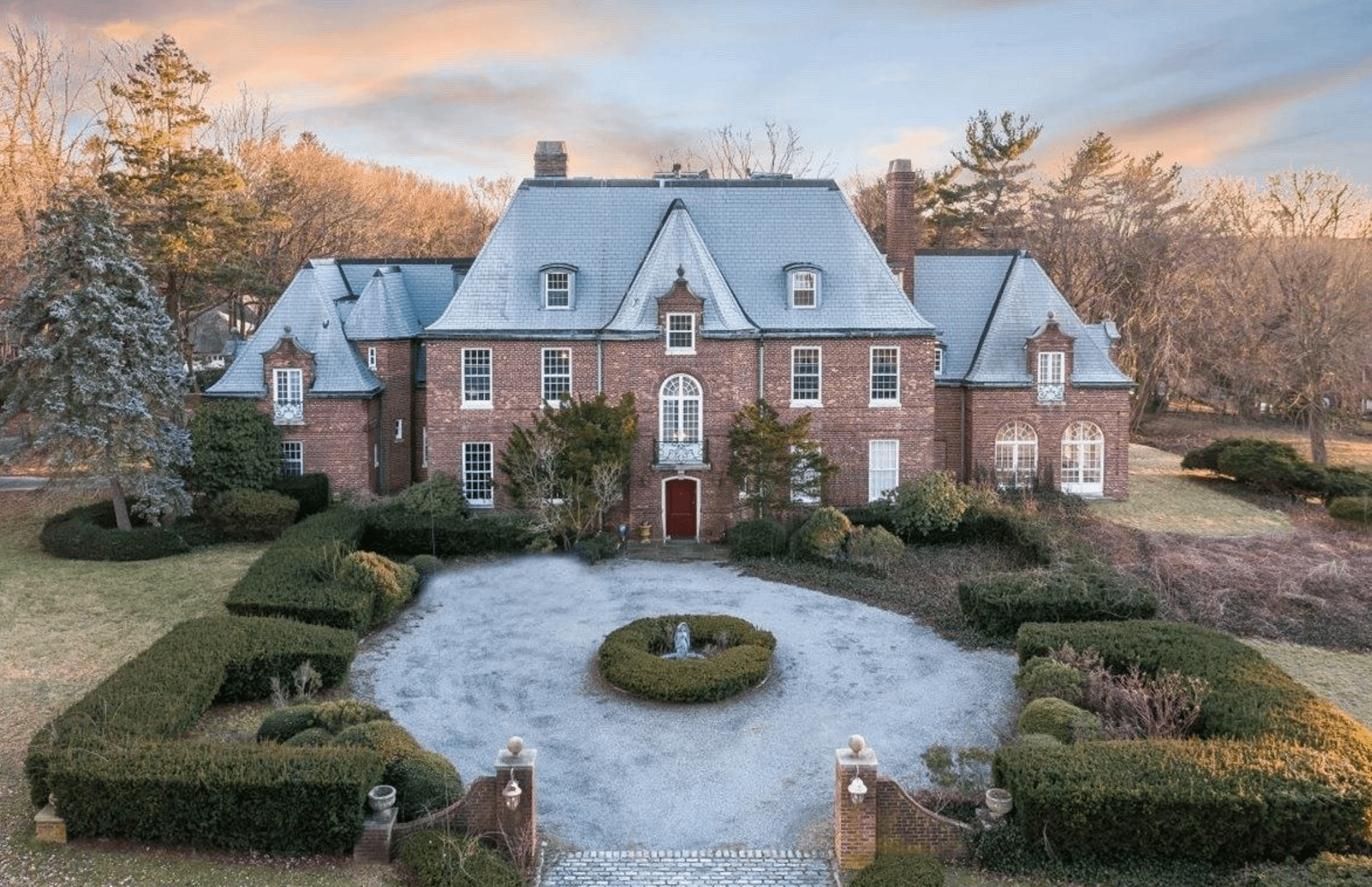 Historic Long Island Home (PHOTOS + FLOOR PLANS)