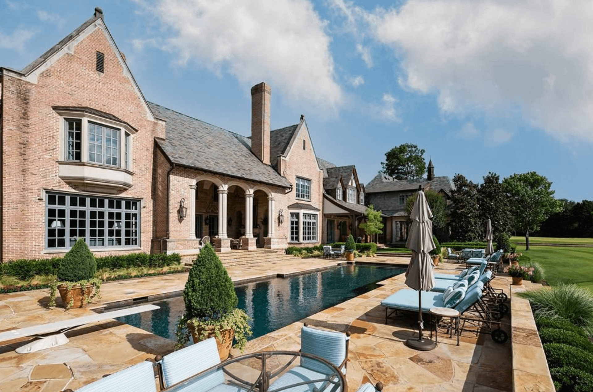 $35 Million Dallas Home With Its Own Golf Course (PHOTOS)