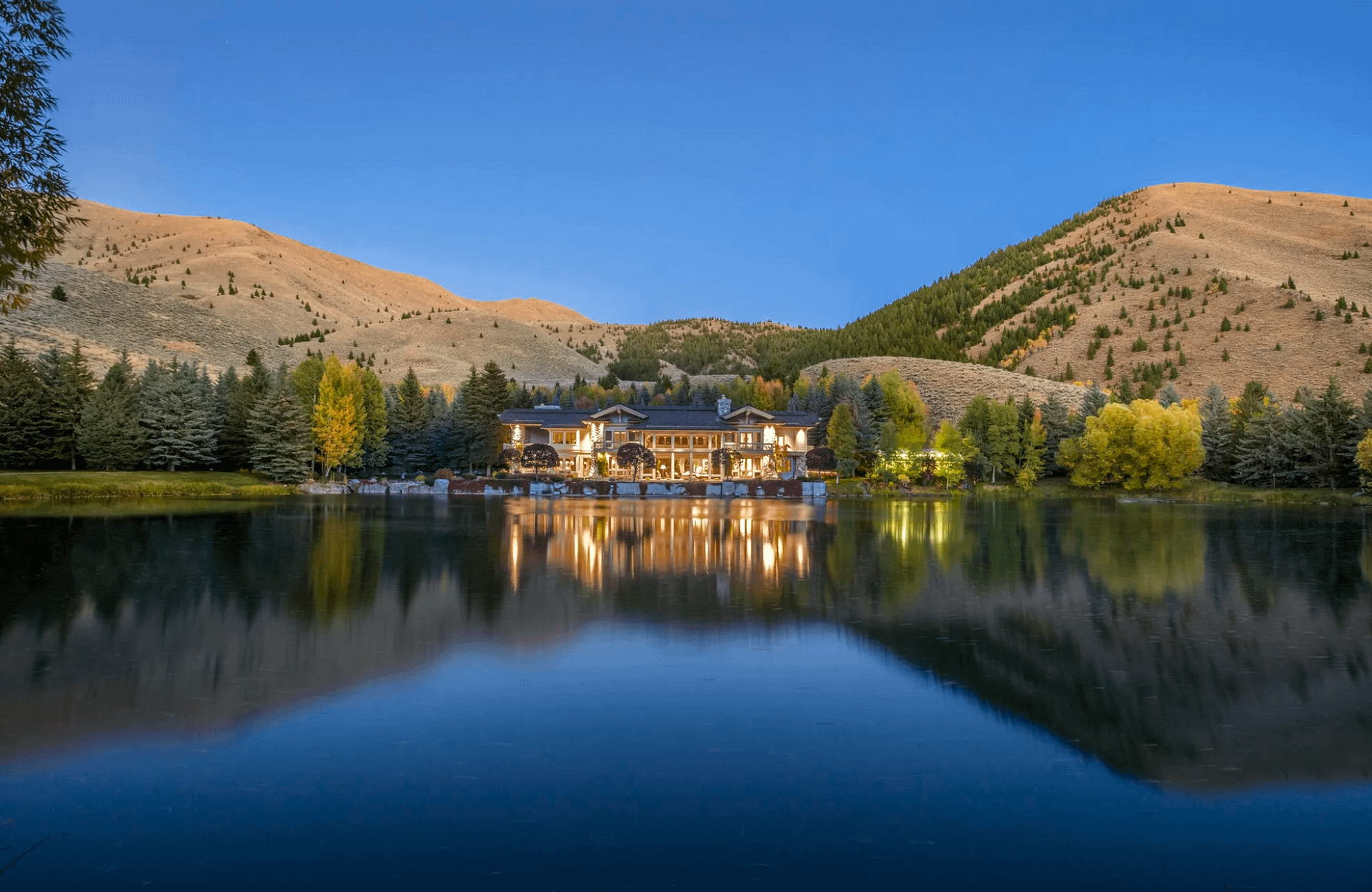 Idaho Home On 276 Acres With Private Lake (PHOTOS)