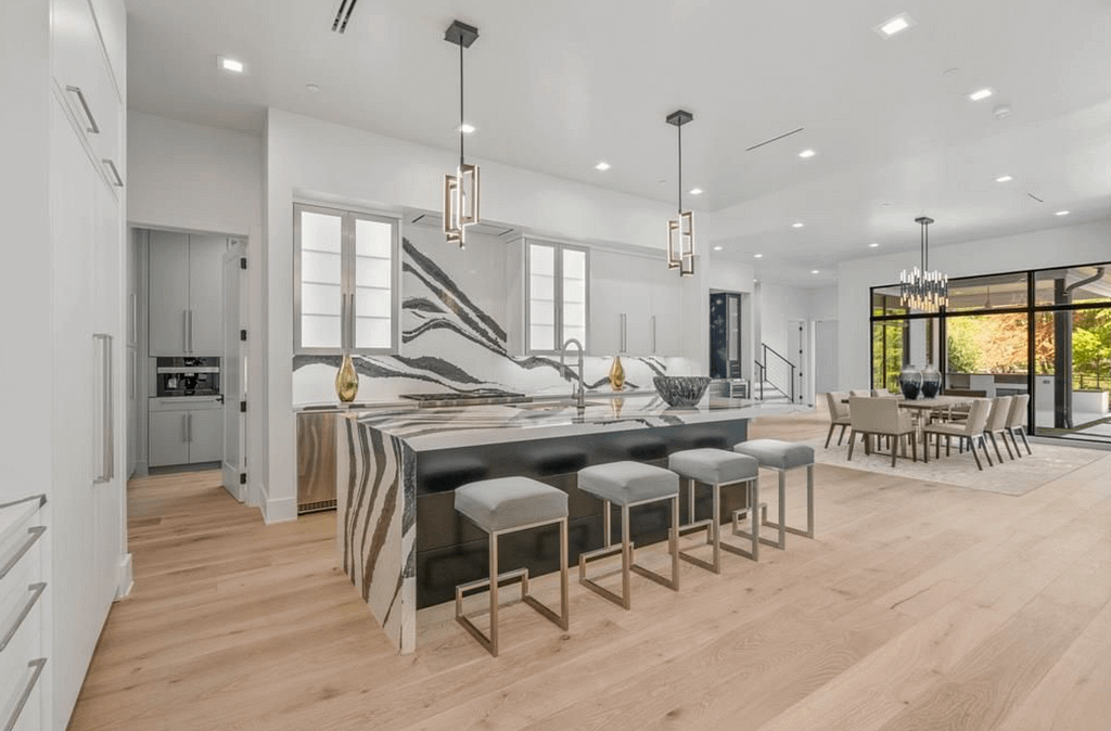 $4.95 Million New Build In Westlake, Texas (PHOTOS)