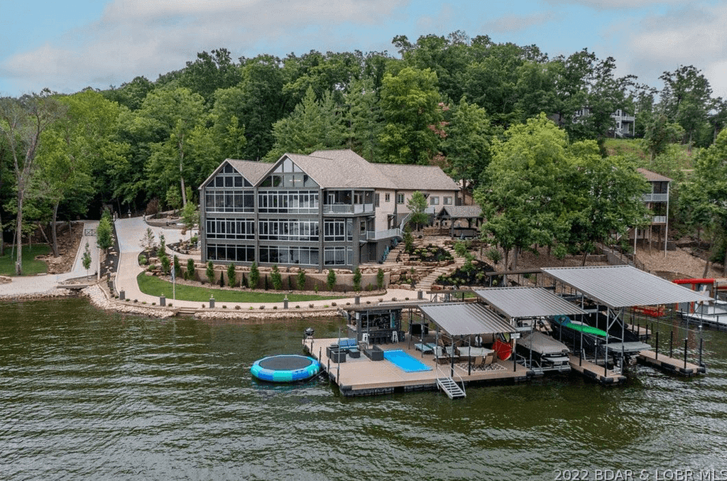 4 Million Lakefront Home In Camdenton, Missouri (PHOTOS)