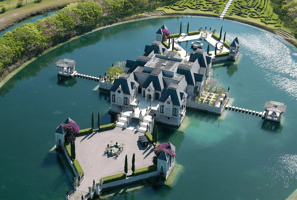 $21 Million Florida Home Surrounded By Water (PHOTOS)