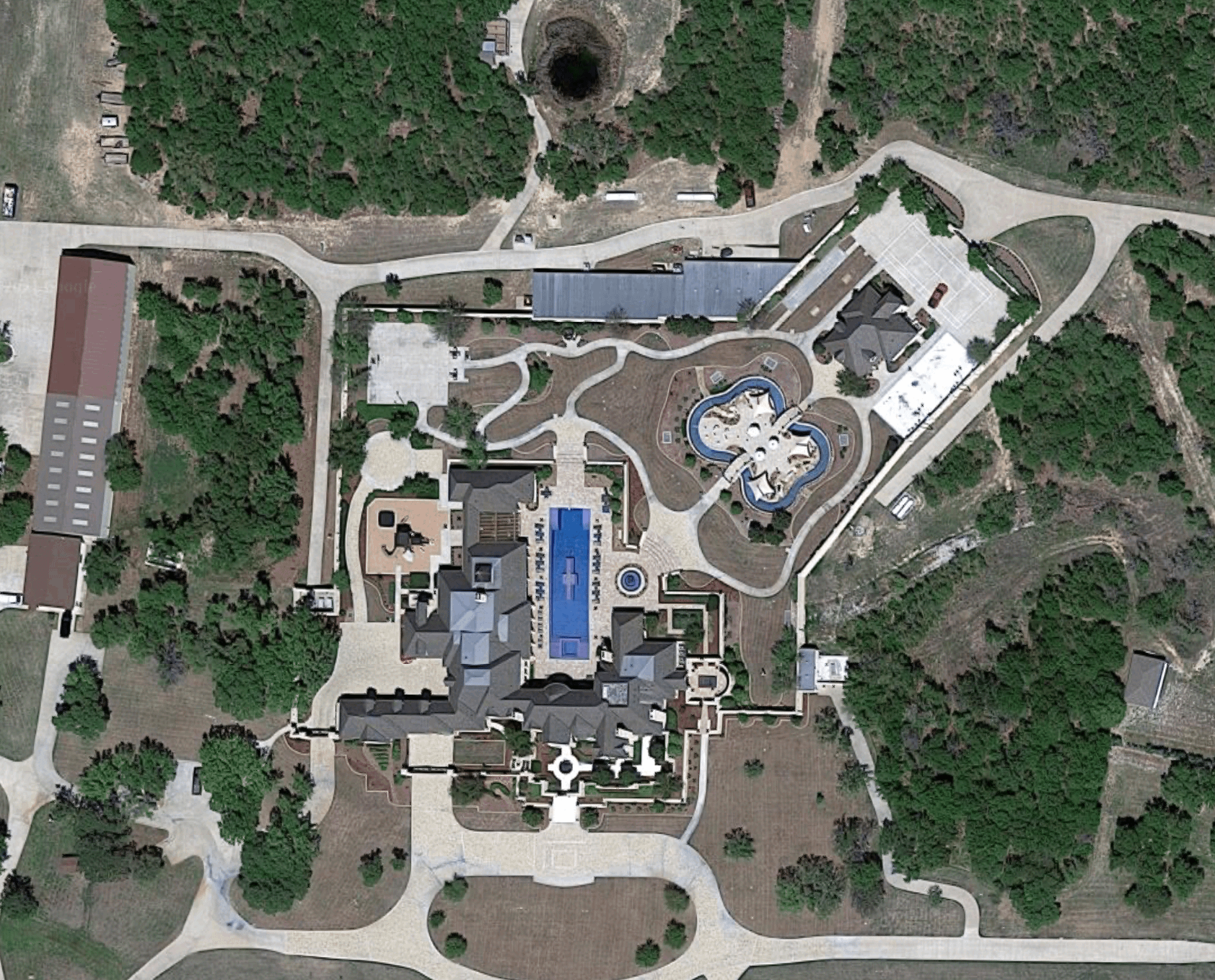 Billionaire's Texas Estate Has Its Very Own Water Park Homes of the Rich