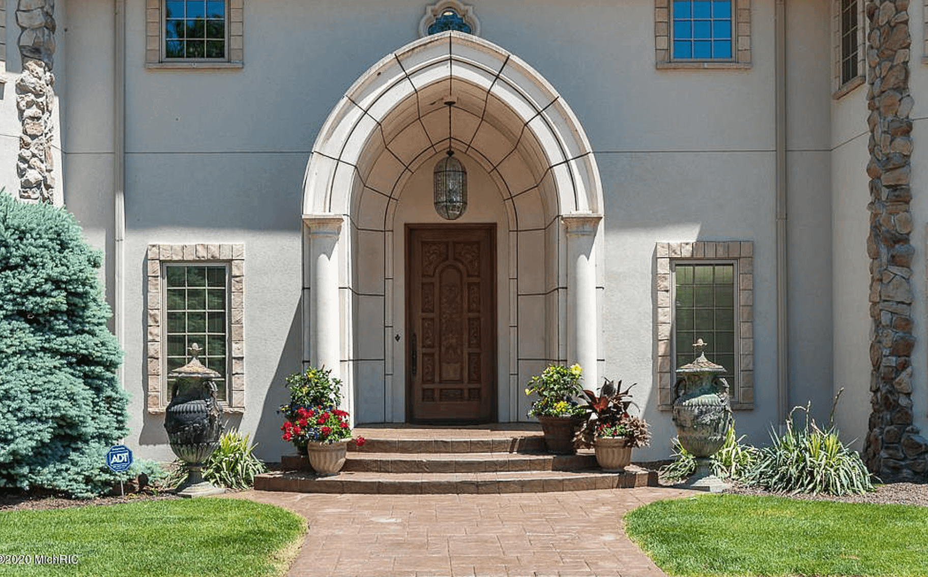 Lakefront Home In Sturgis, Michigan With Indoor Pool (PHOTOS)