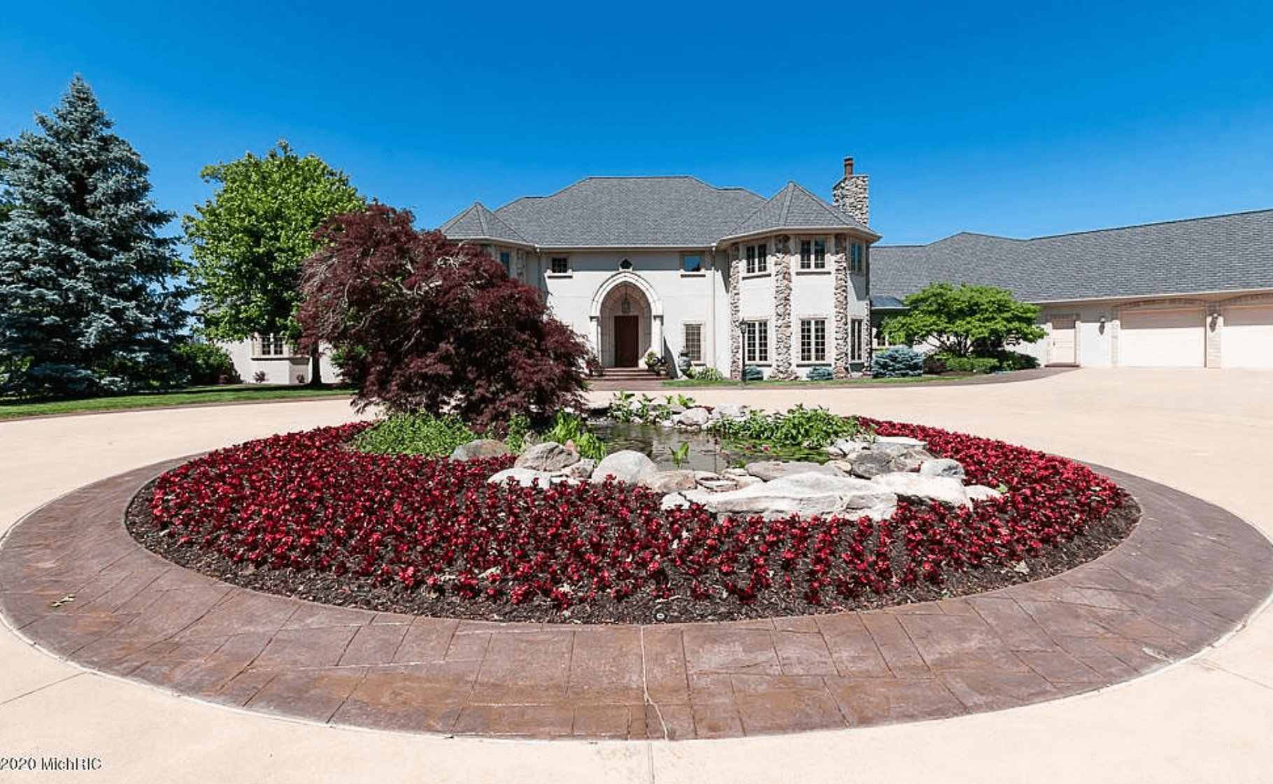 Lakefront Home In Sturgis, Michigan With Indoor Pool (PHOTOS)