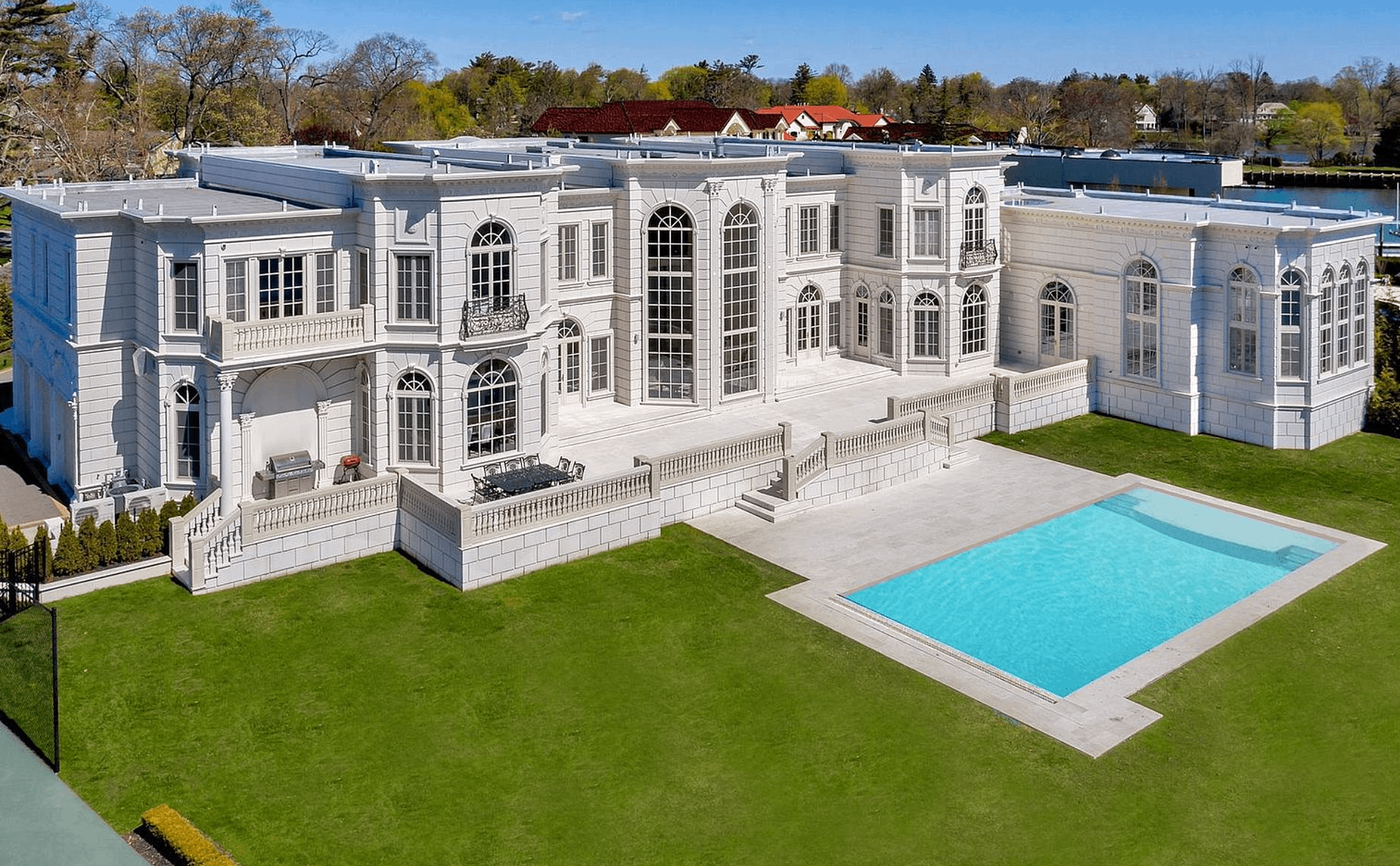 Grand Waterfront Home In Hewlett, New York (PHOTOS) Homes of the Rich