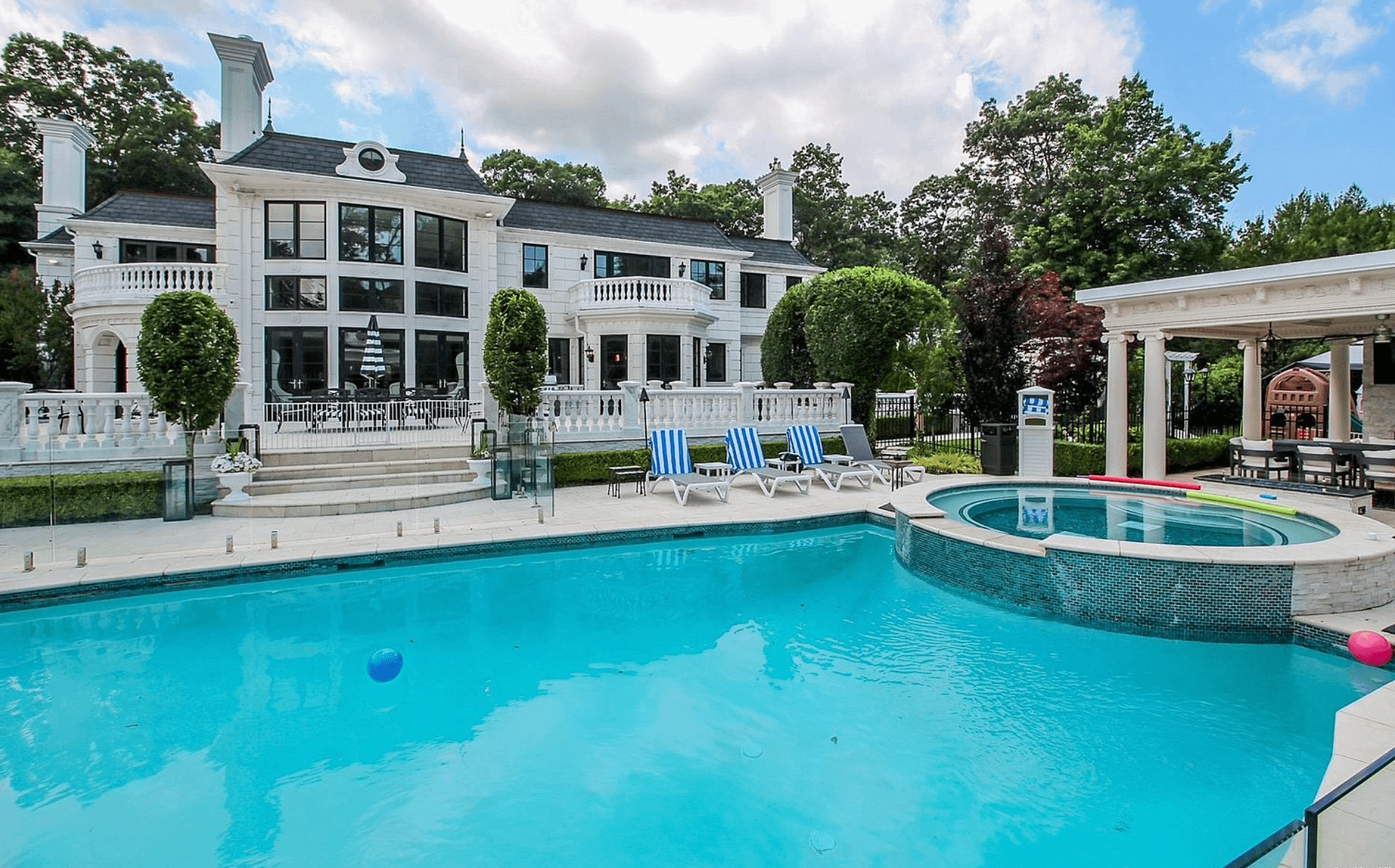 Long Island Home With 2-Story Wine Cellar (PHOTOS)