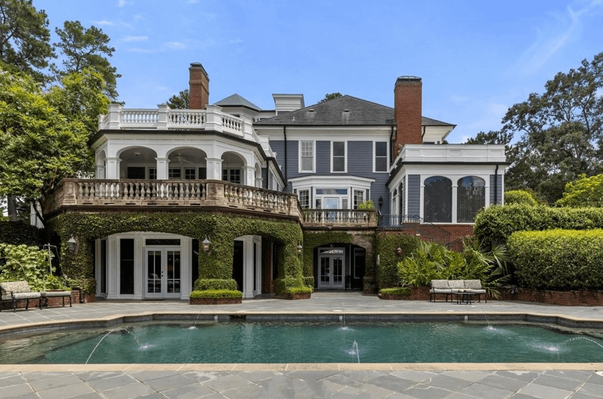 Historic Lakefront Alabama Home On 7 Acres (PHOTOS)