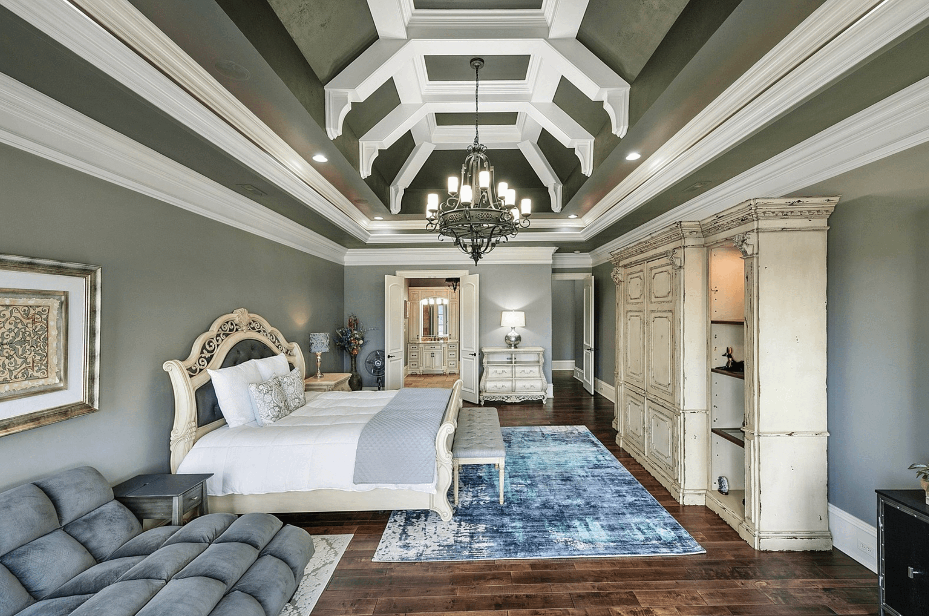 5 Acre Lakefront Estate In Louisville, Tennessee (PHOTOS)