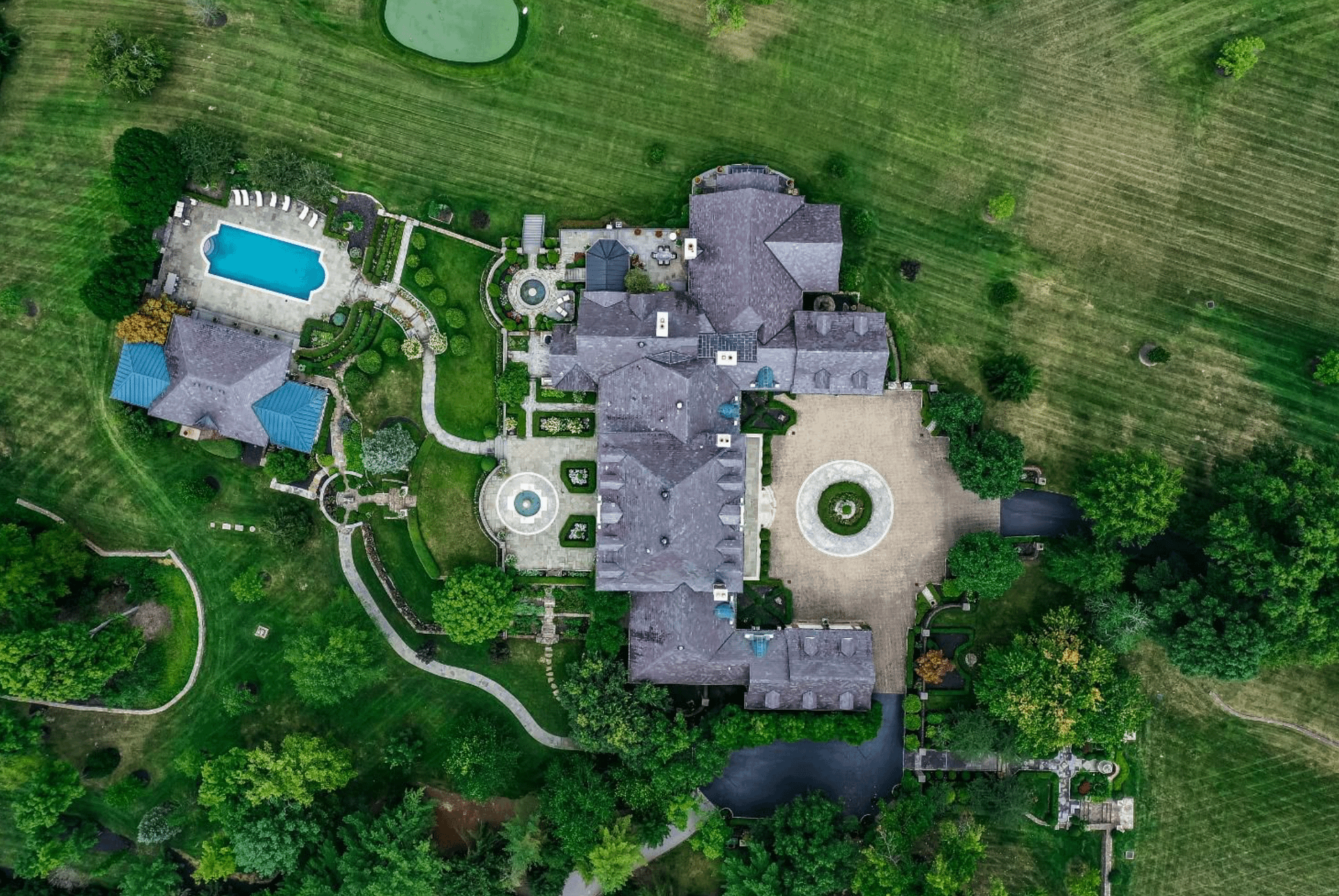 Grand 17 Acre Estate In Ohio (PHOTOS)