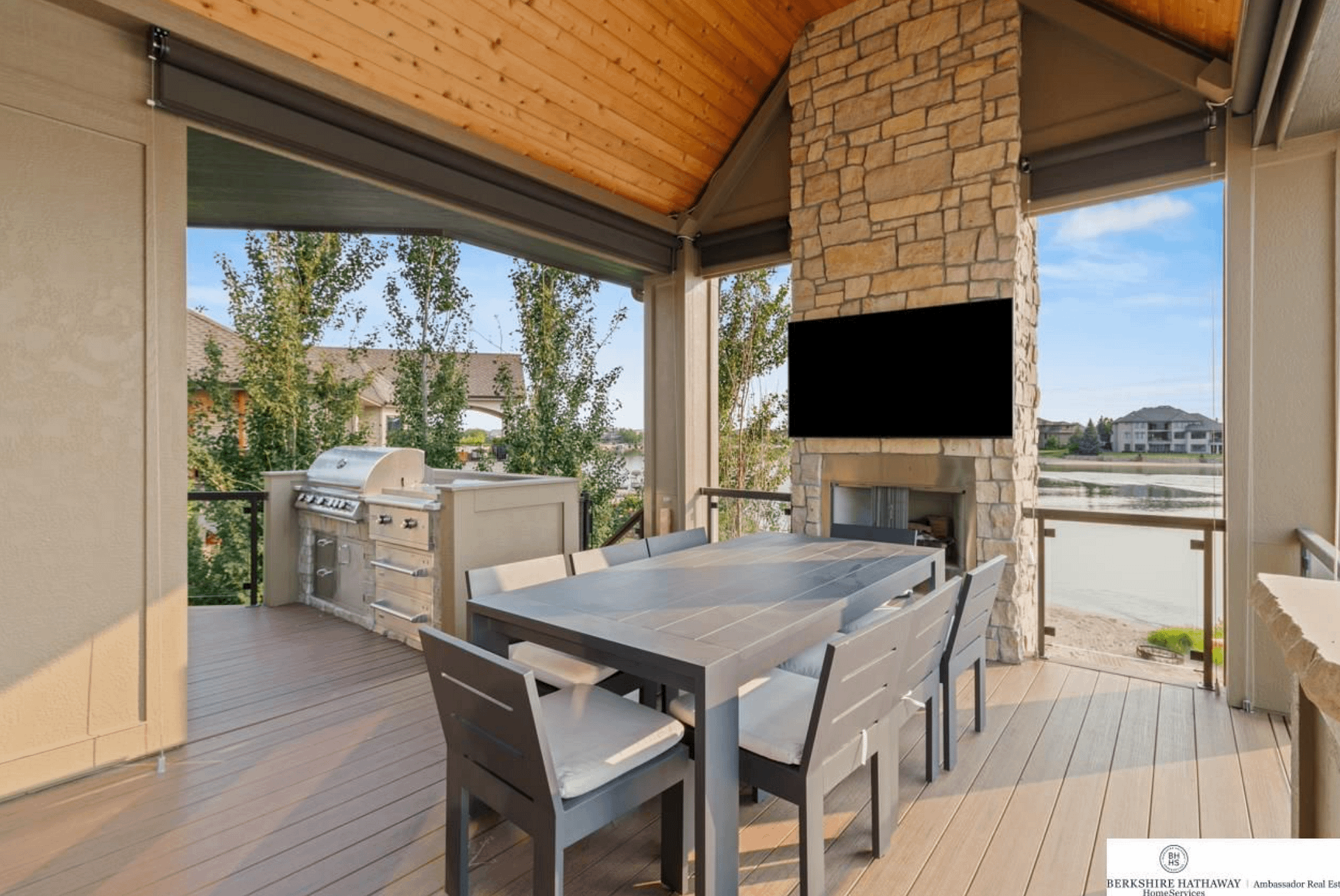 Waterfront Home In Nebraska With Indoor Pool (PHOTOS)