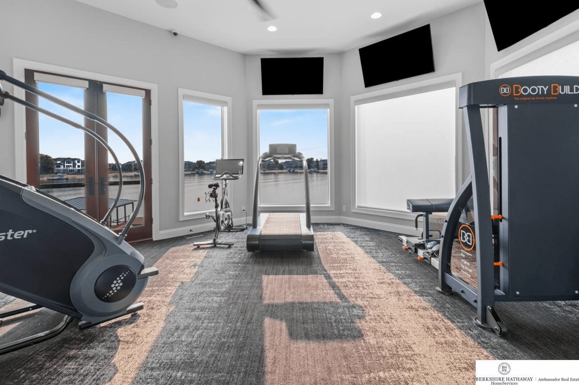 Waterfront Home In Nebraska With Indoor Pool (PHOTOS)