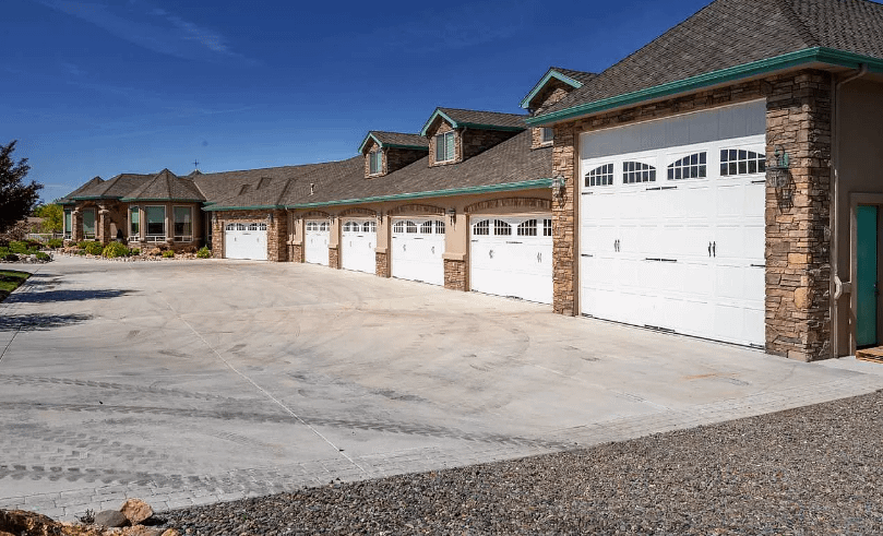 Nevada Home With 20-car Garage And Pond - Homes Of The Rich