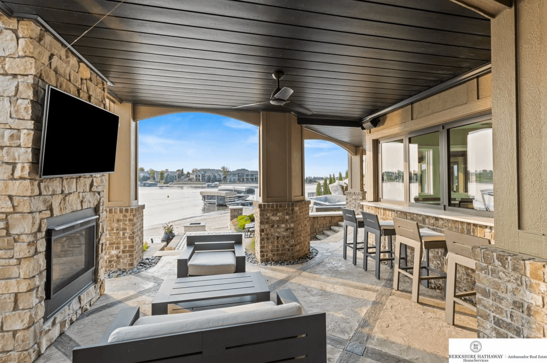 Waterfront Home In Nebraska With Indoor Pool (PHOTOS)