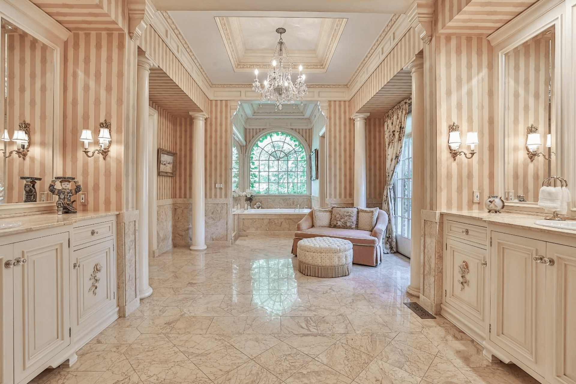 Grand 17 Acre Estate In Ohio (PHOTOS)