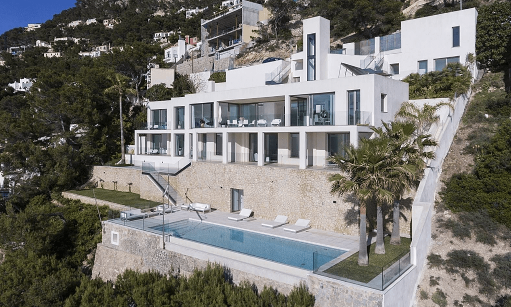 Modern Seafront Villa In Mallorca, Spain - Homes of the Rich