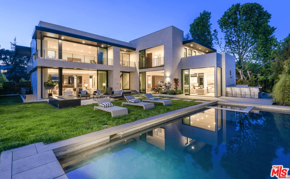 Modern New Build In Pacific Palisades, California - Homes of the Rich