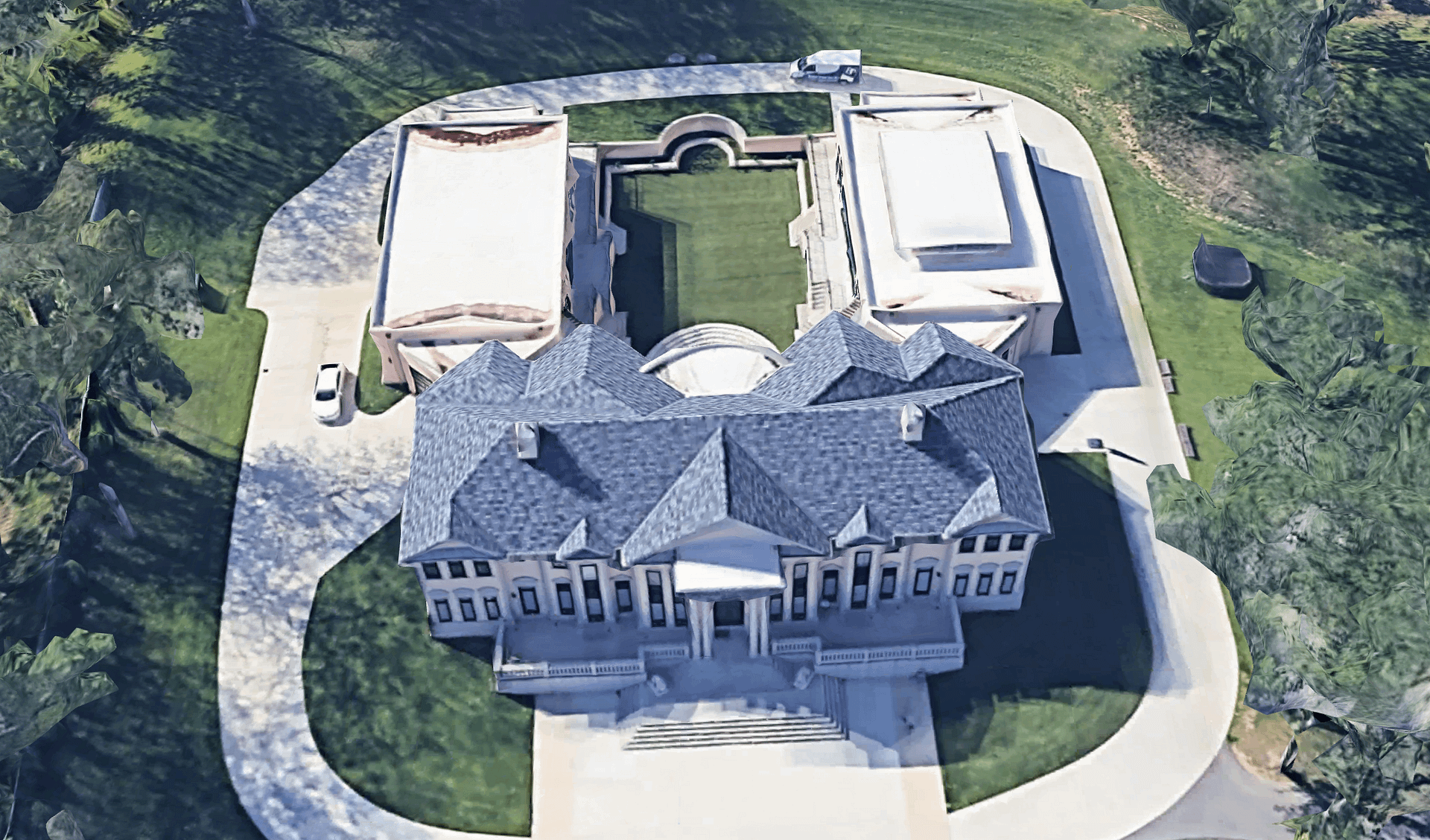 A Look At Some Mansions Homes of the Rich