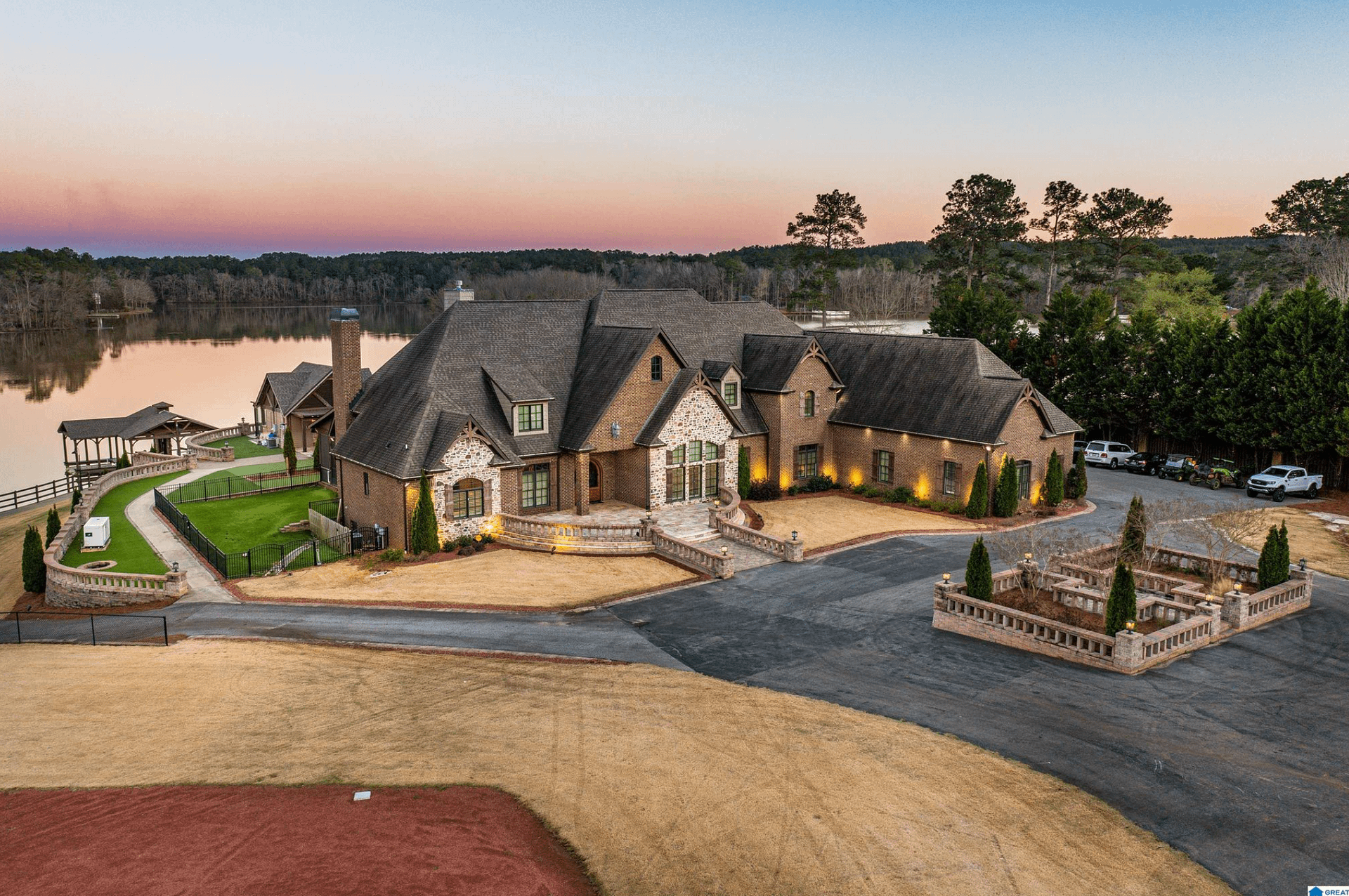 Alabama Lakefront Estate With Baseball Field (PHOTOS)