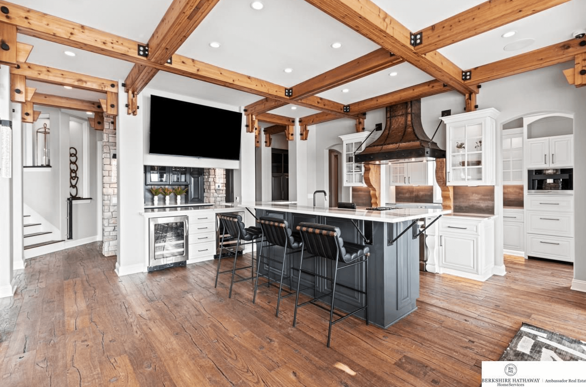 Waterfront Home In Nebraska With Indoor Pool (PHOTOS)