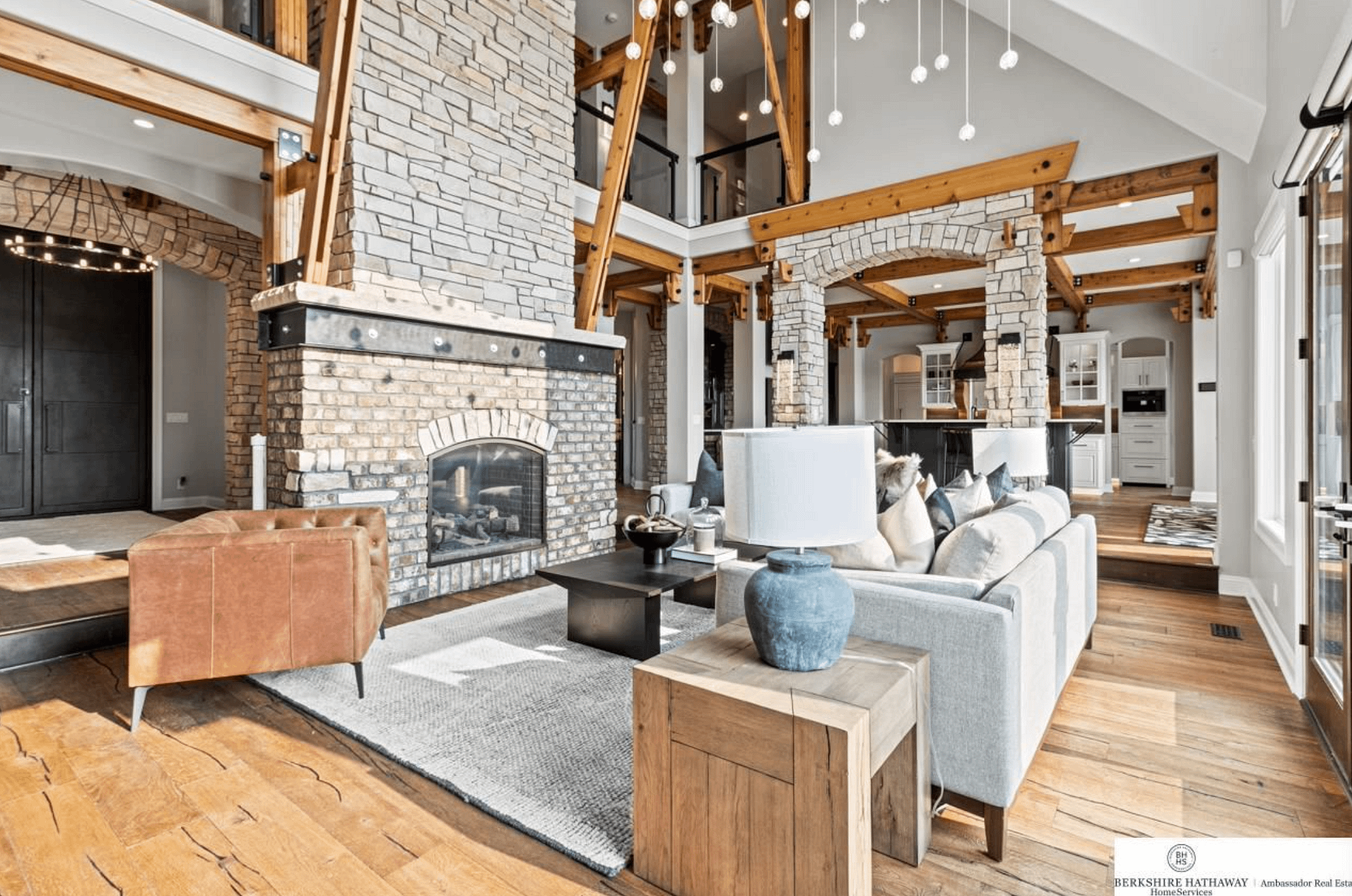 Waterfront Home In Nebraska With Indoor Pool (PHOTOS)