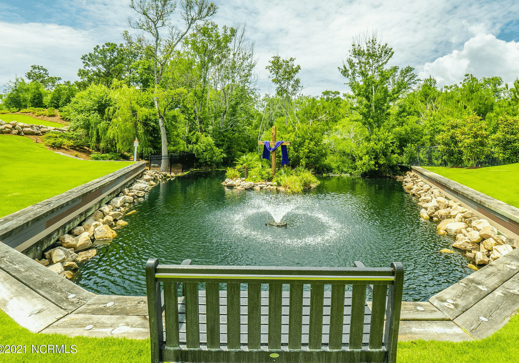 Stunning Waterfront Estate In Emerald Isle, North Carolina (PHOTOS)