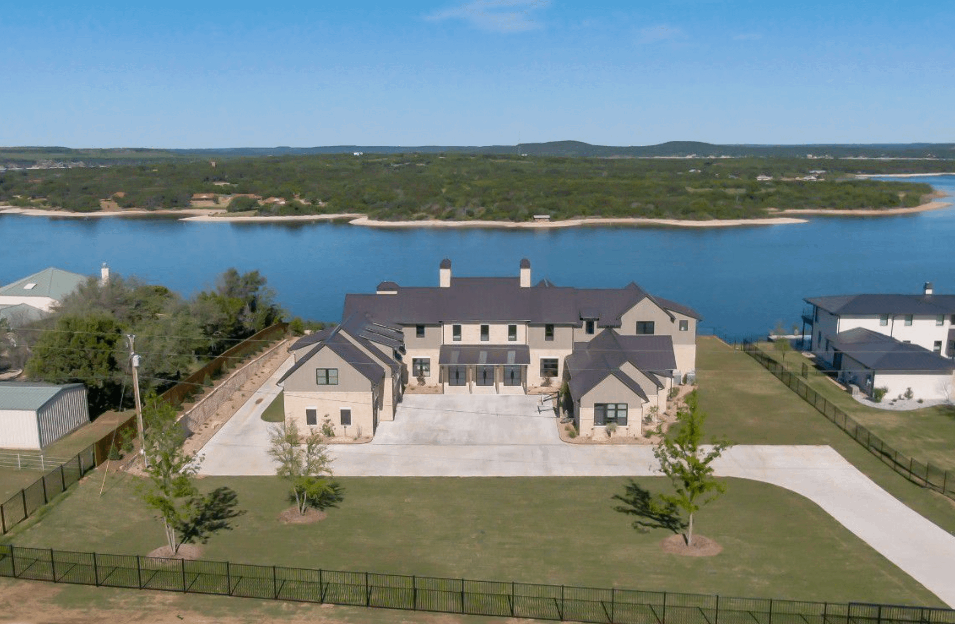 10 Million Lakefront New Build In Texas (PHOTOS)