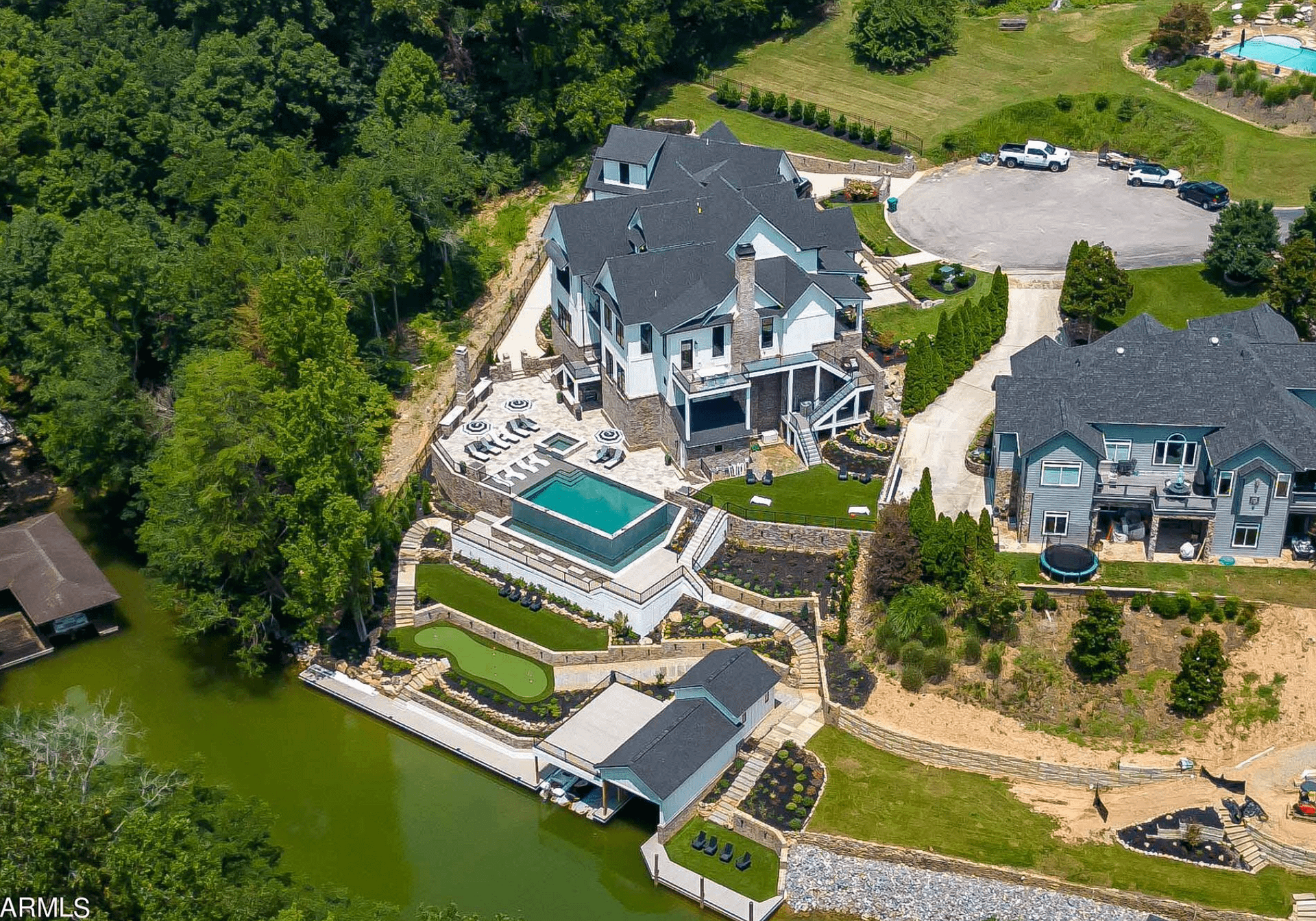 Stunning Lakefront Home In Knoxville, Tennessee (PHOTOS)