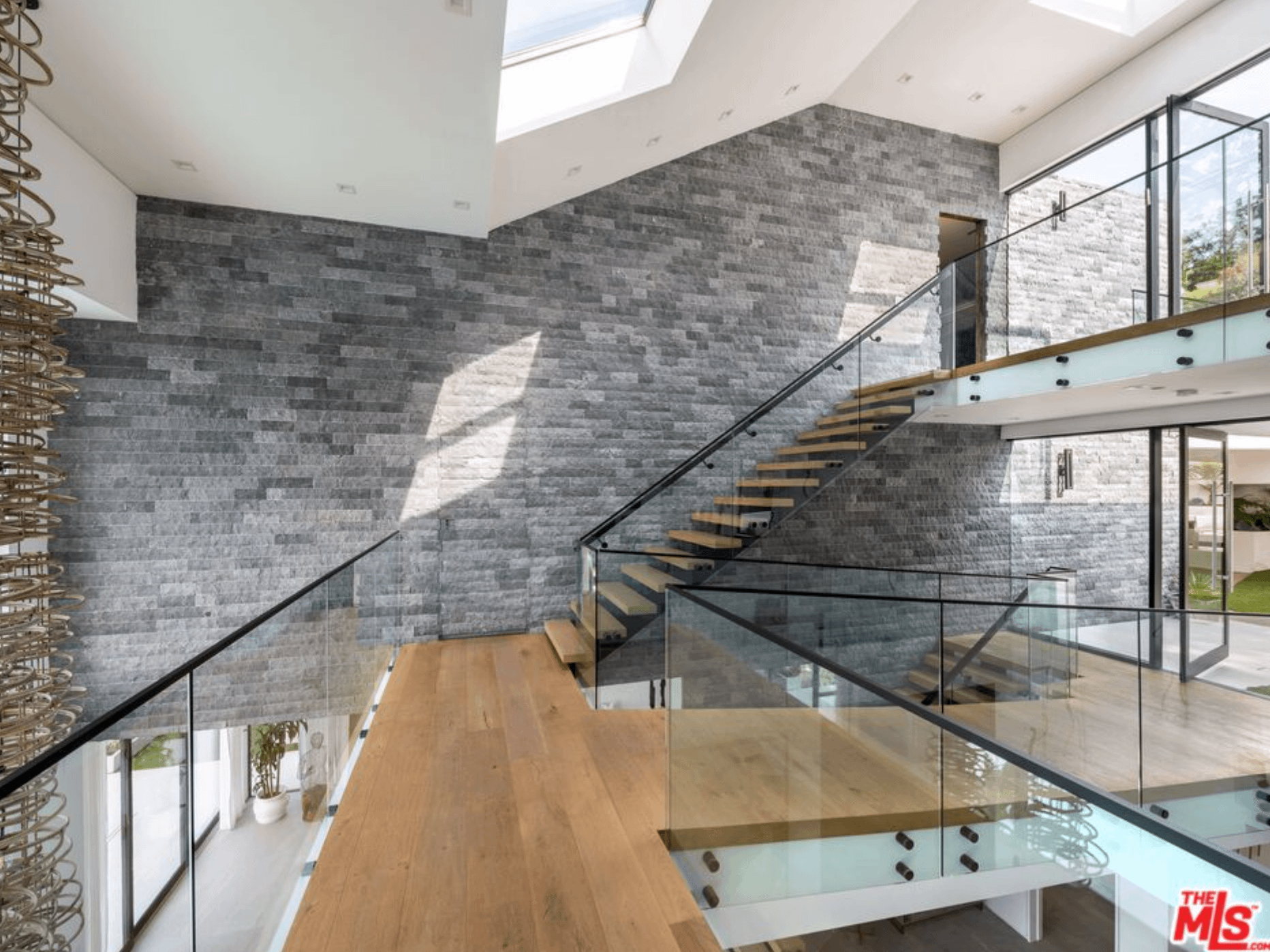 $8 Million Modern New Build In Los Angeles (PHOTOS)