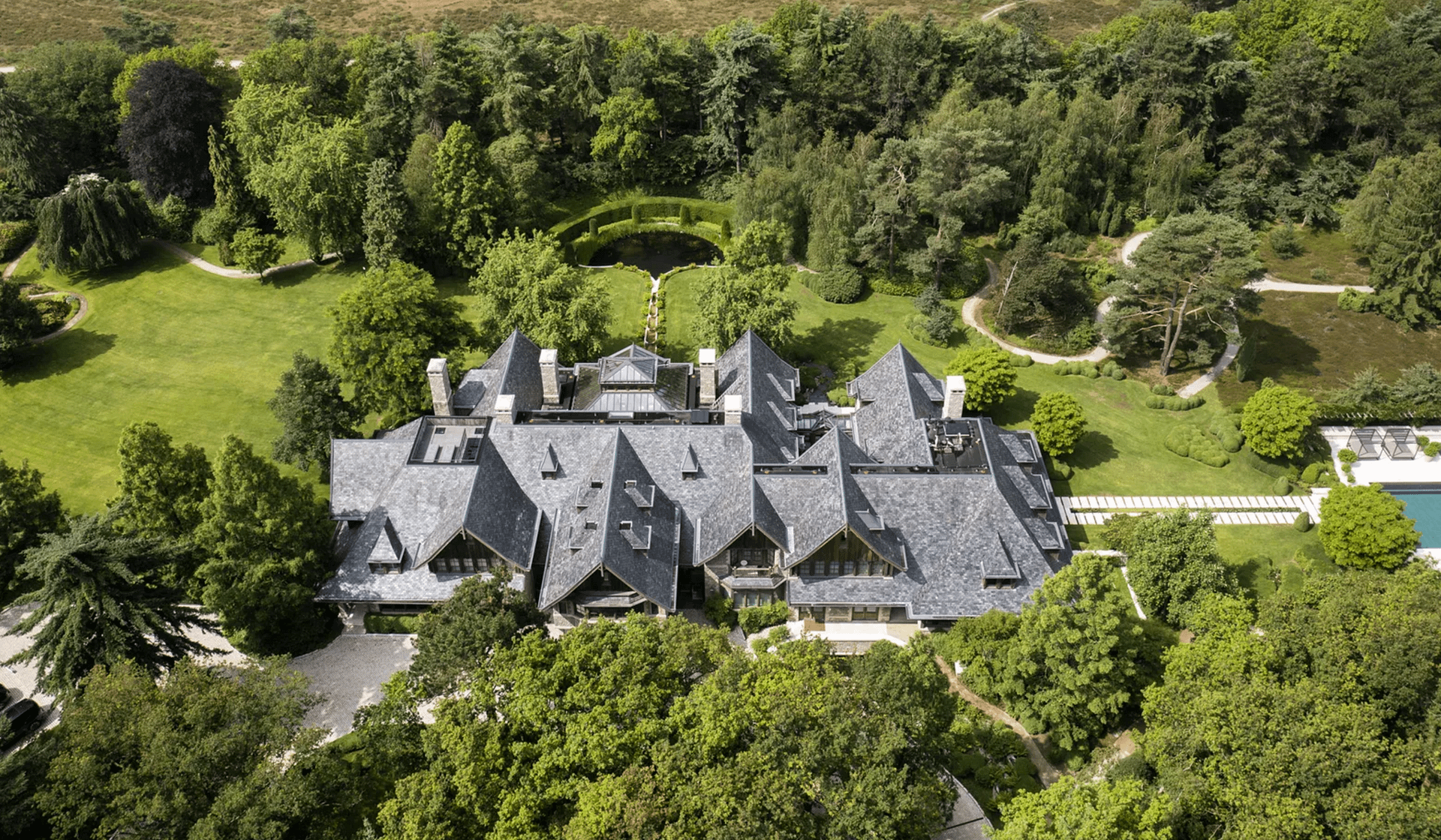 Incredible Estate In The Netherlands (PHOTOS)