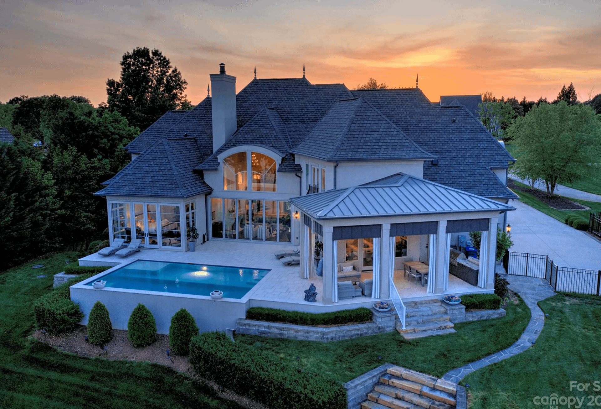 4 Million Lakefront Home In North Carolina (PHOTOS)