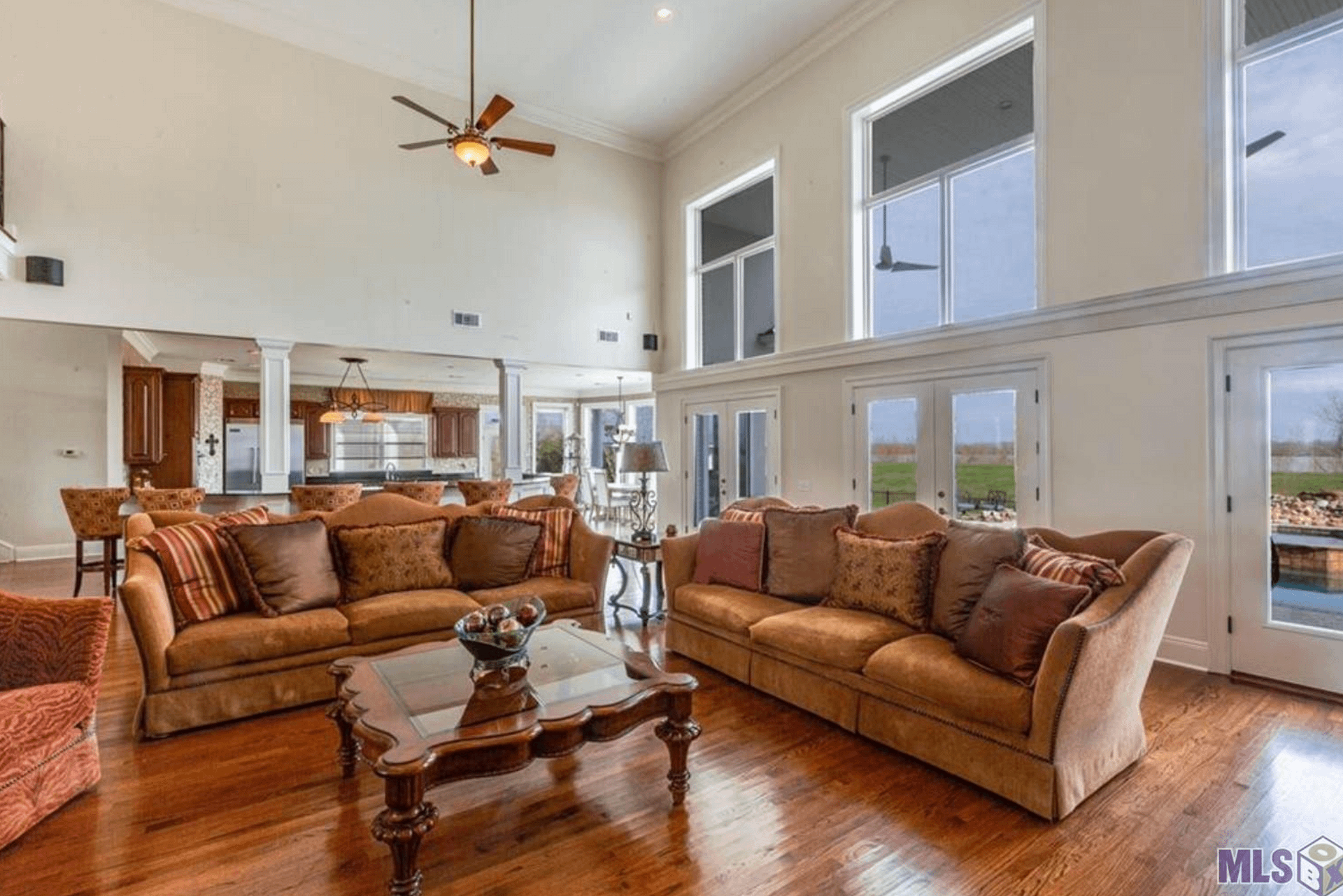 329 Acre Riverfront Estate In Louisiana (PHOTOS)