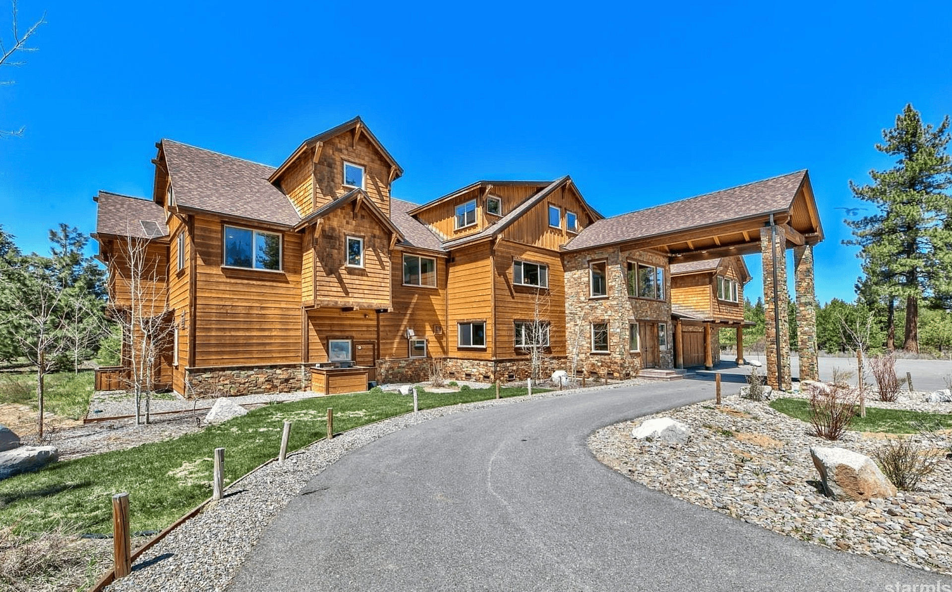 South Lake Tahoe Home With Indoor Pool (PHOTOS)