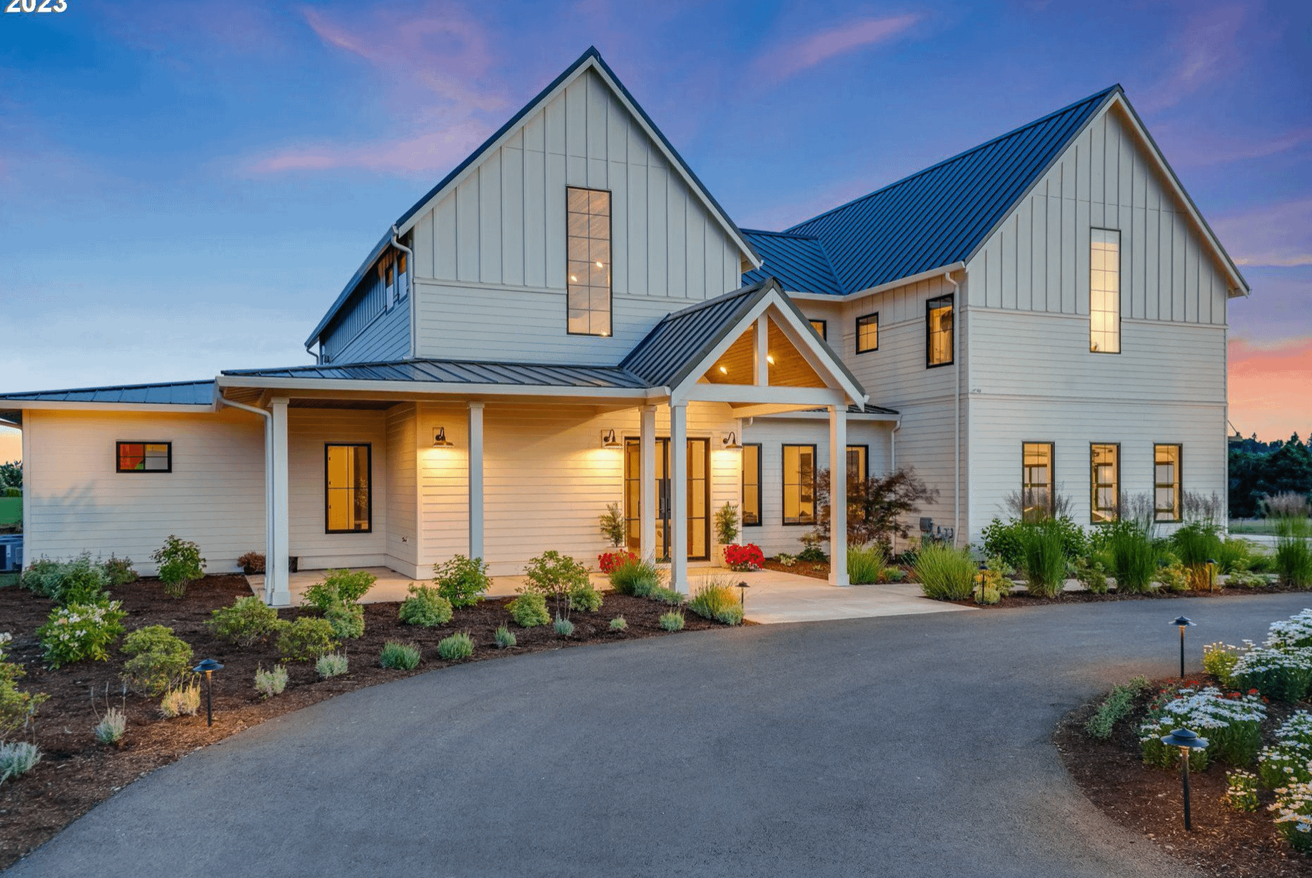 Modern Farmhouse On 10 Acres In Oregon (PHOTOS)