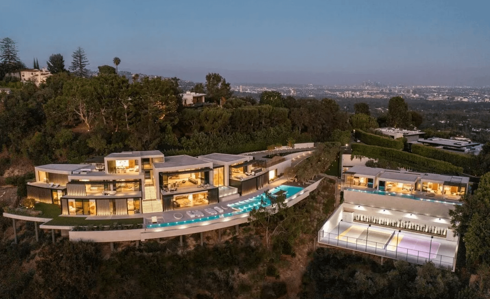 マックナイト「マスティク パビリオン」「Bel Air, California」 Inside a $200,000,000 Bel Air Mansion with Panoramic Los