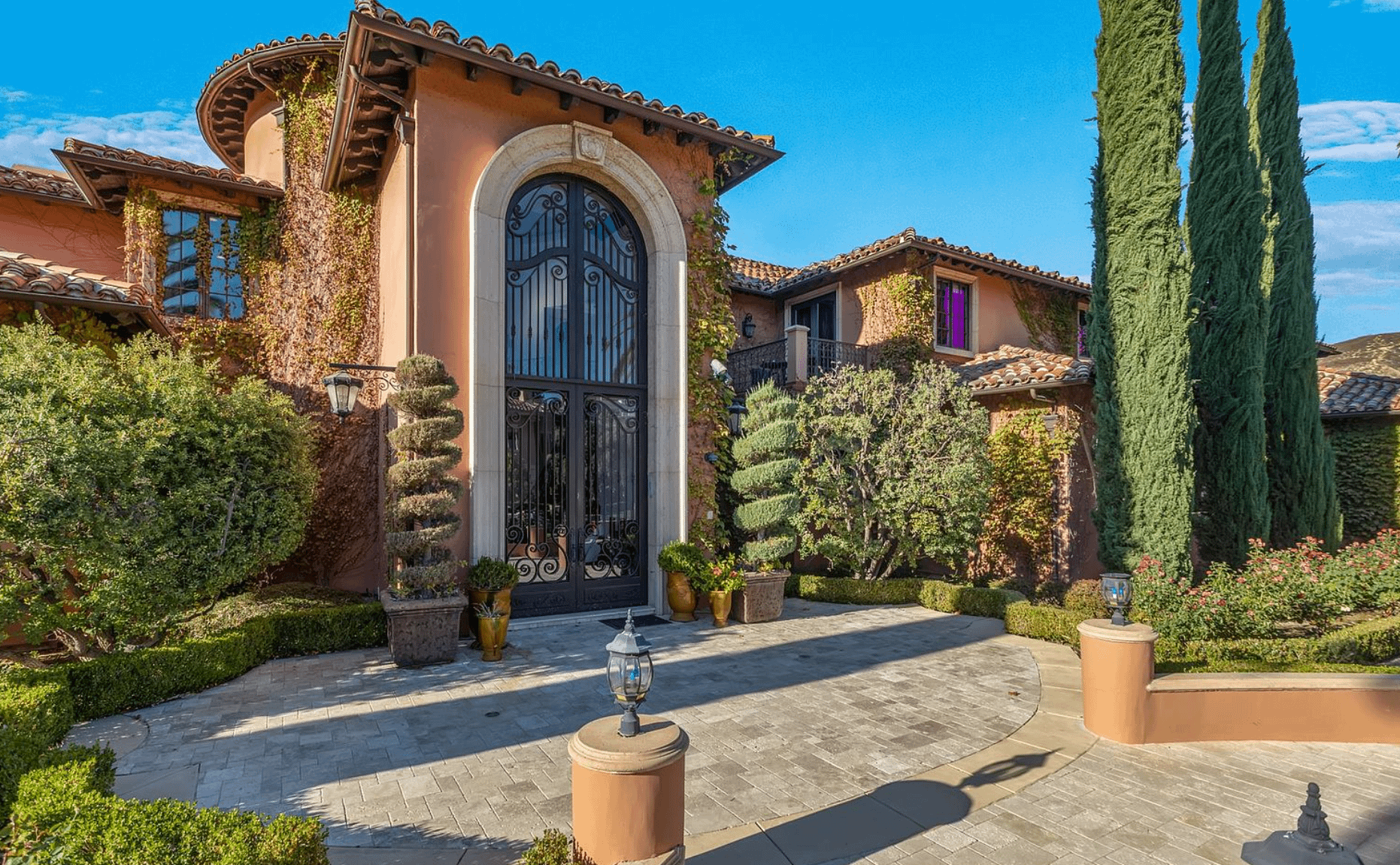 16,000 Square Foot Home In Calabasas, California With Bowling Alley