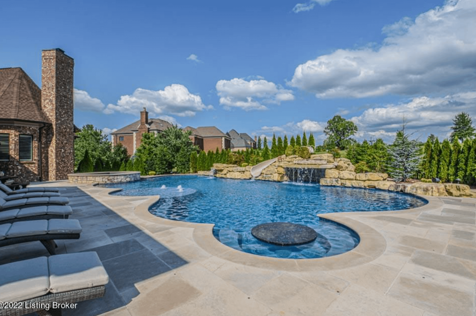 $3.9 Million Brick & Stone Home In Kentucky (PHOTOS)